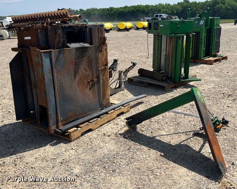 image for item DK7872 (3) John Deere 7760 cotton picker cabinets