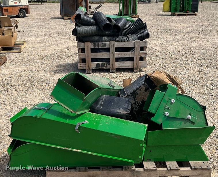 image for item DK7873 John Deere 7760  cotton picker parts