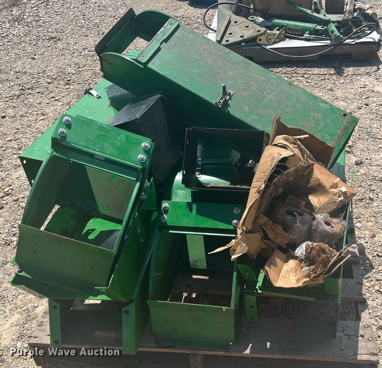 image for item DK7873 John Deere 7760  cotton picker parts