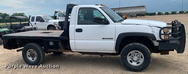 image for item DK7875 2005 Chevrolet Silverado 2500HD  flatbed pickup truck