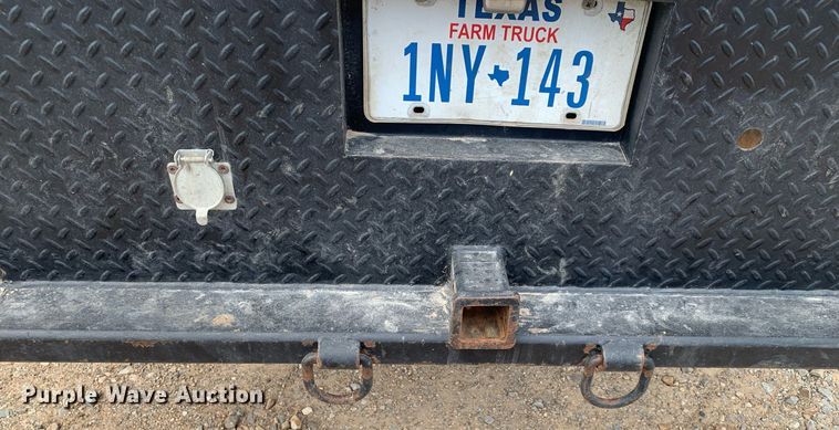 image for item DK7875 2005 Chevrolet Silverado 2500HD  flatbed pickup truck