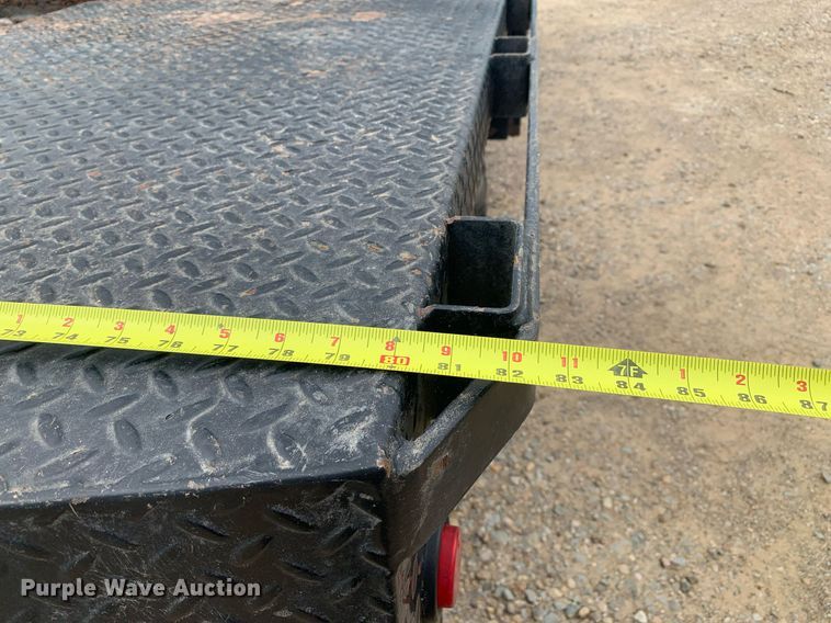 image for item DK7875 2005 Chevrolet Silverado 2500HD  flatbed pickup truck