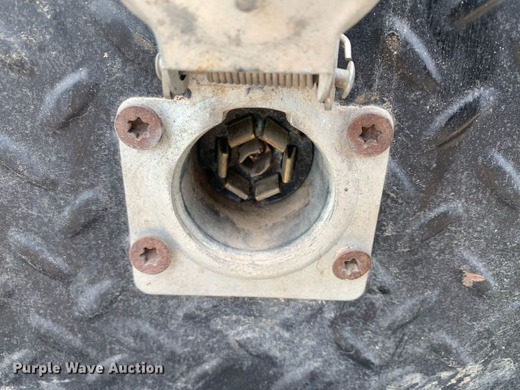 image for item DK7875 2005 Chevrolet Silverado 2500HD  flatbed pickup truck