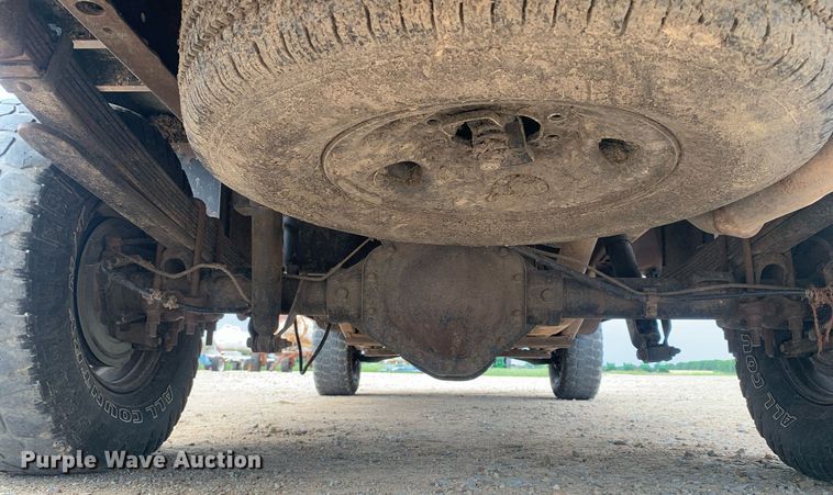 image for item DK7875 2005 Chevrolet Silverado 2500HD  flatbed pickup truck