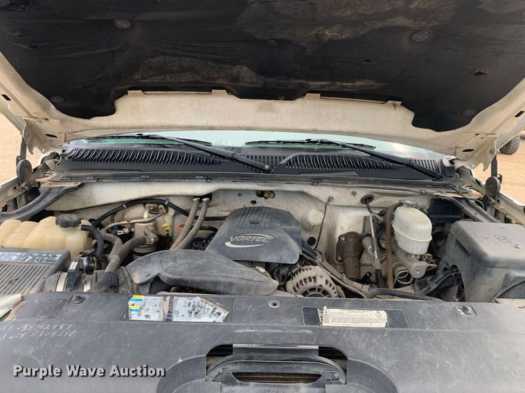 image for item DK7875 2005 Chevrolet Silverado 2500HD  flatbed pickup truck