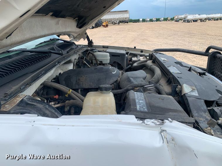 image for item DK7875 2005 Chevrolet Silverado 2500HD  flatbed pickup truck