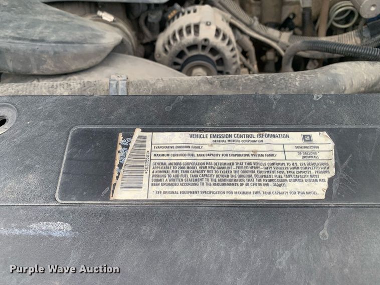 image for item DK7875 2005 Chevrolet Silverado 2500HD  flatbed pickup truck