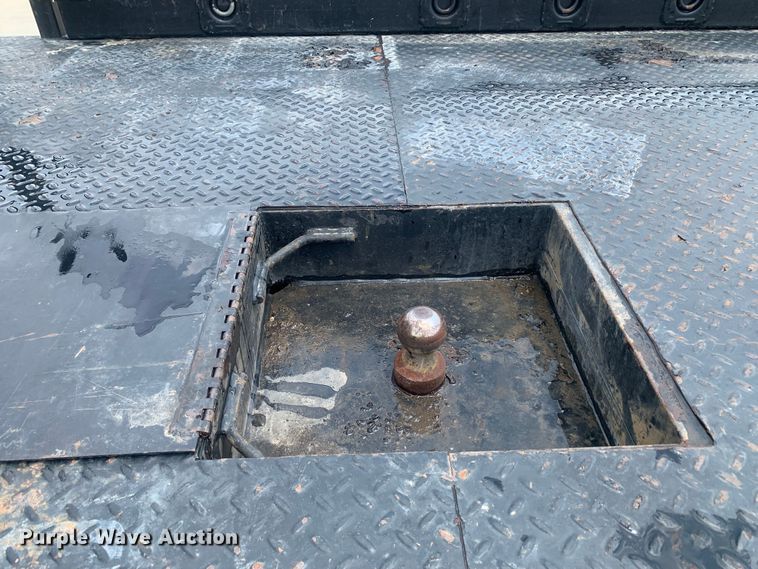 image for item DK7876 2015 Ford F350 Super Duty  Crew Cab flatbed pickup truck