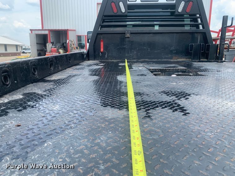 image for item DK7876 2015 Ford F350 Super Duty  Crew Cab flatbed pickup truck