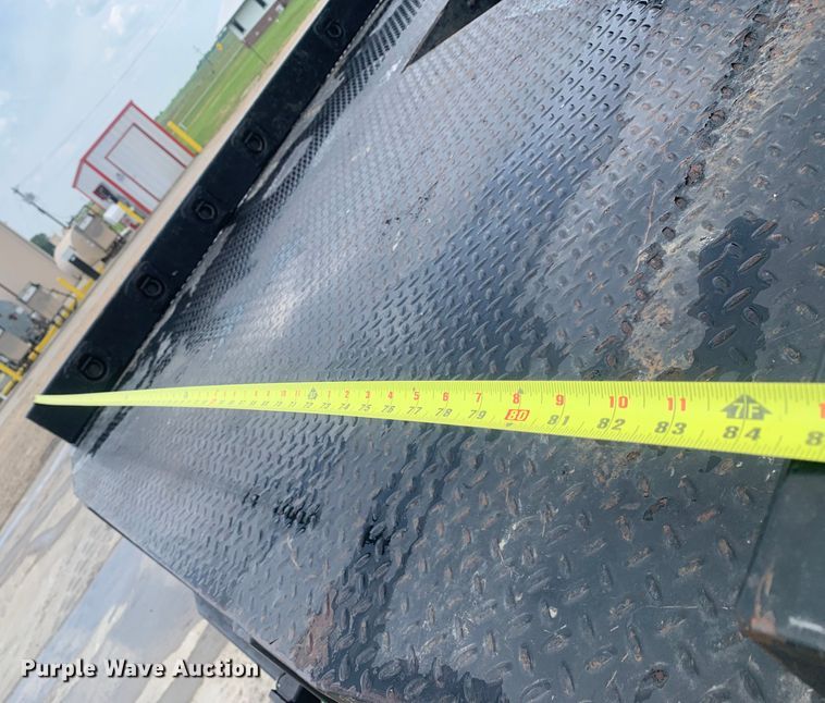 image for item DK7876 2015 Ford F350 Super Duty  Crew Cab flatbed pickup truck