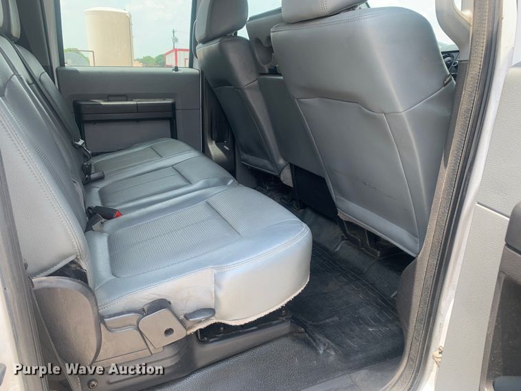 image for item DK7876 2015 Ford F350 Super Duty  Crew Cab flatbed pickup truck