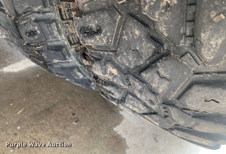 image for item DK7876 2015 Ford F350 Super Duty  Crew Cab flatbed pickup truck