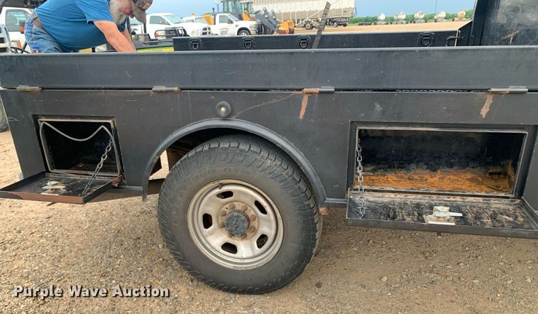 image for item DK7877 2011 Ford F350 Super Duty  SuperCab flatbed pickup truck