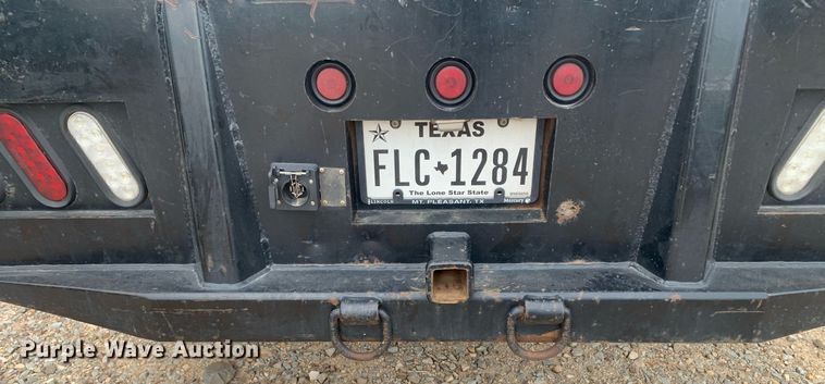 image for item DK7877 2011 Ford F350 Super Duty  SuperCab flatbed pickup truck