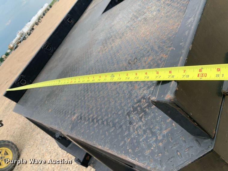 image for item DK7877 2011 Ford F350 Super Duty  SuperCab flatbed pickup truck