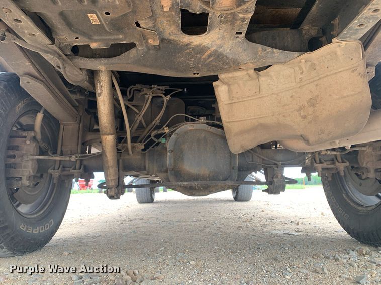 image for item DK7877 2011 Ford F350 Super Duty  SuperCab flatbed pickup truck