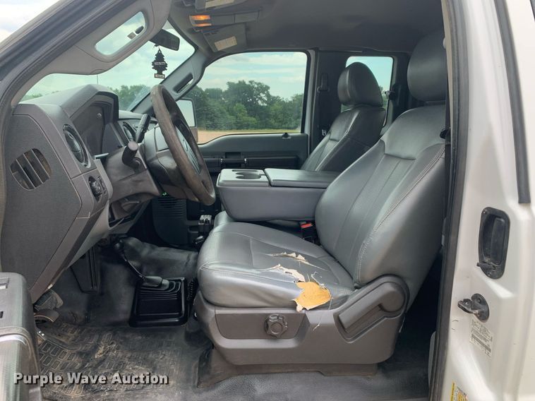 image for item DK7877 2011 Ford F350 Super Duty  SuperCab flatbed pickup truck