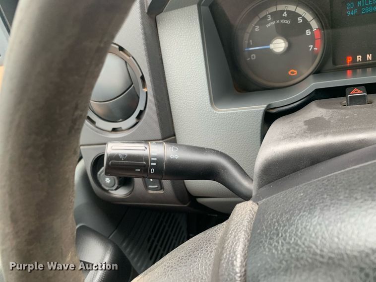 image for item DK7877 2011 Ford F350 Super Duty  SuperCab flatbed pickup truck