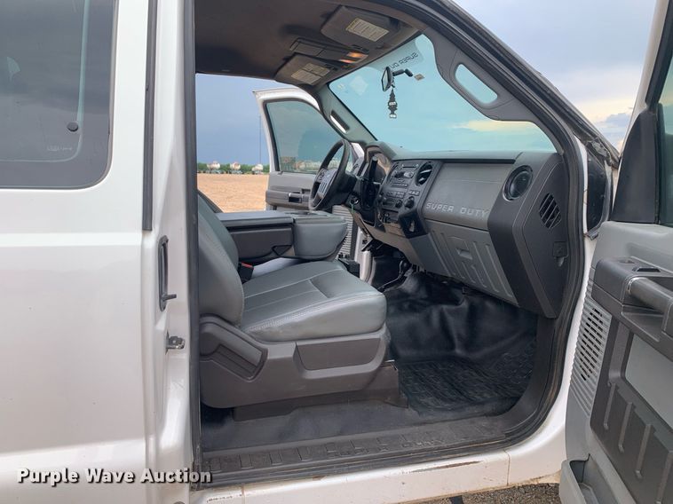 image for item DK7877 2011 Ford F350 Super Duty  SuperCab flatbed pickup truck