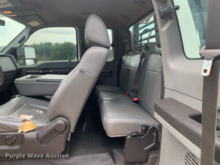 image for item DK7877 2011 Ford F350 Super Duty  SuperCab flatbed pickup truck