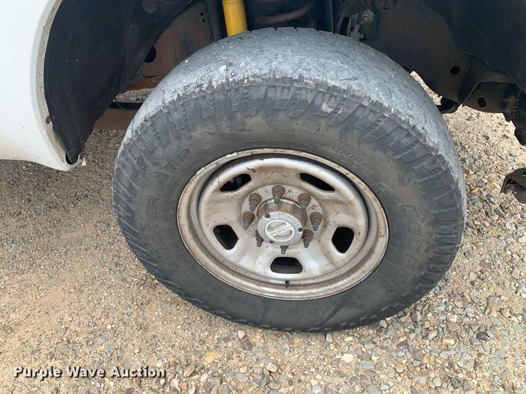 image for item DK7877 2011 Ford F350 Super Duty  SuperCab flatbed pickup truck