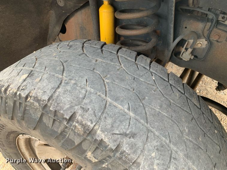 image for item DK7877 2011 Ford F350 Super Duty  SuperCab flatbed pickup truck