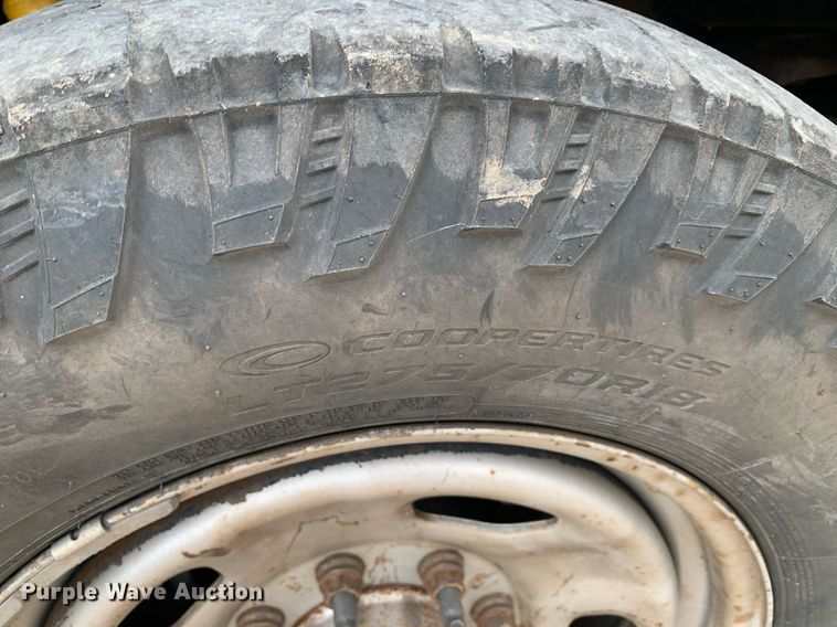 image for item DK7877 2011 Ford F350 Super Duty  SuperCab flatbed pickup truck