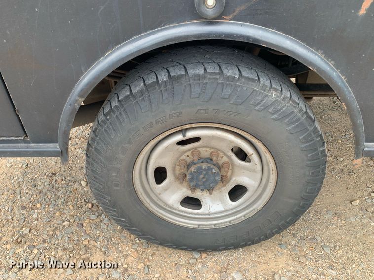 image for item DK7877 2011 Ford F350 Super Duty  SuperCab flatbed pickup truck