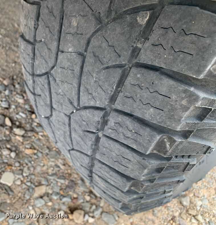 image for item DK7877 2011 Ford F350 Super Duty  SuperCab flatbed pickup truck