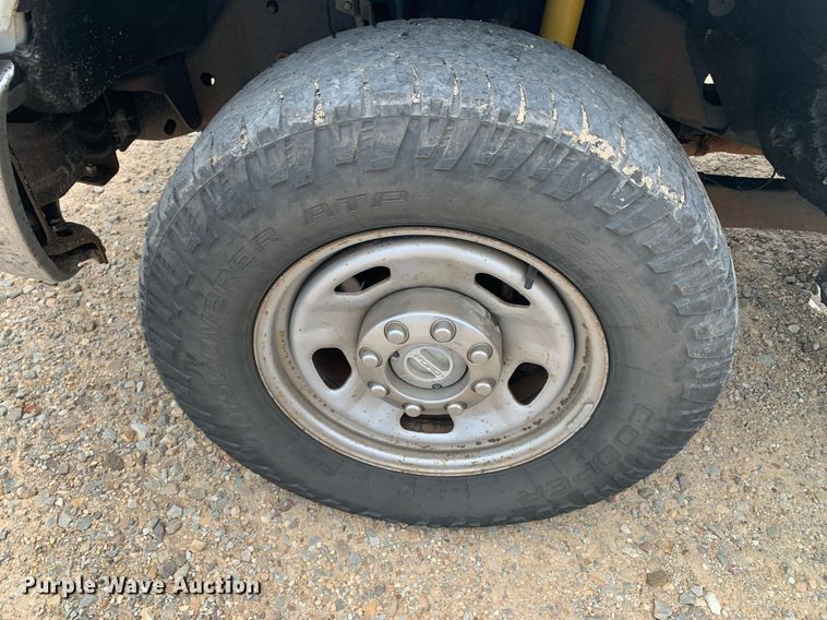 image for item DK7877 2011 Ford F350 Super Duty  SuperCab flatbed pickup truck