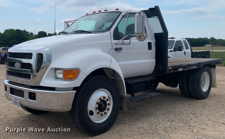image for item DK7878 2006 Ford F750 Super Duty  flatbed truck