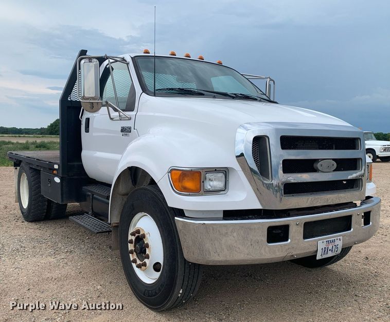 image for item DK7878 2006 Ford F750 Super Duty  flatbed truck