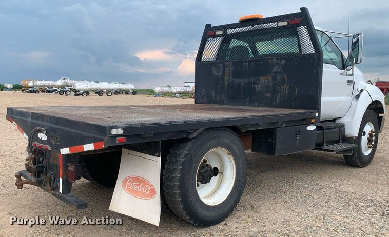 image for item DK7878 2006 Ford F750 Super Duty  flatbed truck