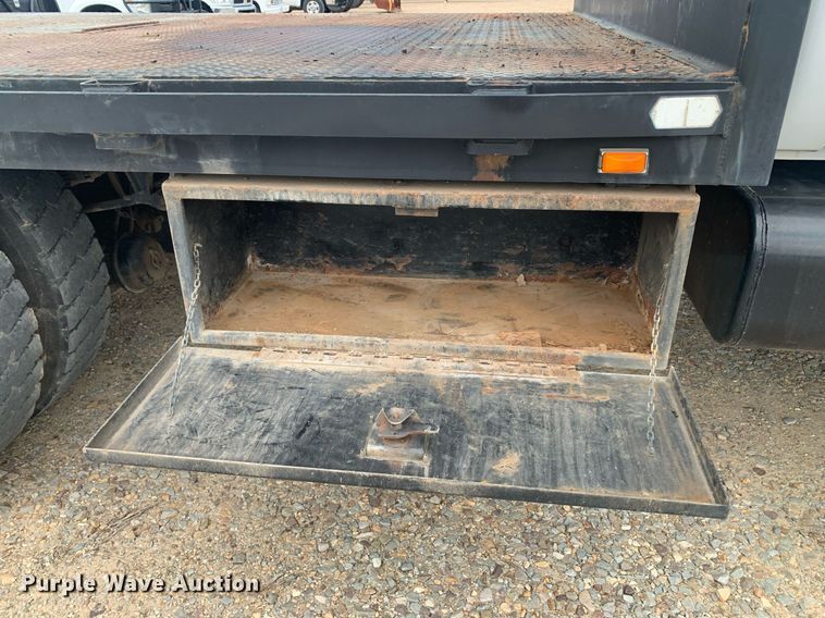 image for item DK7878 2006 Ford F750 Super Duty  flatbed truck