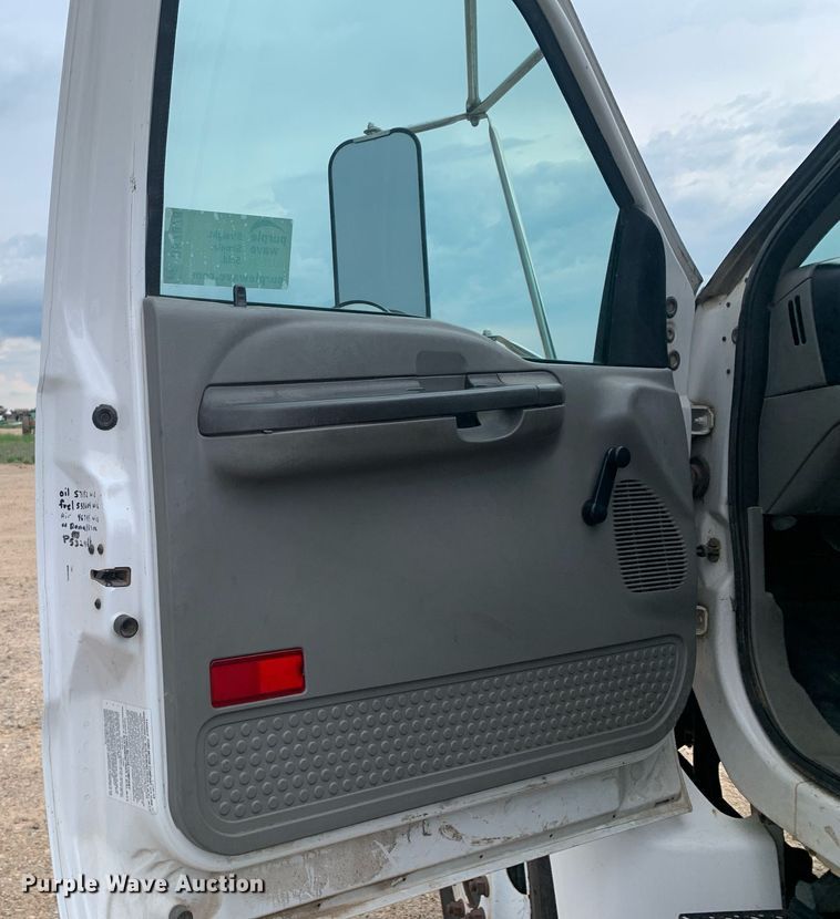 image for item DK7878 2006 Ford F750 Super Duty  flatbed truck