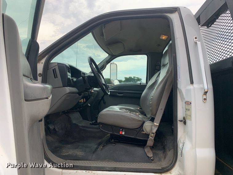 image for item DK7878 2006 Ford F750 Super Duty  flatbed truck