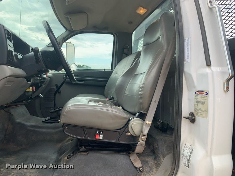 image for item DK7878 2006 Ford F750 Super Duty  flatbed truck