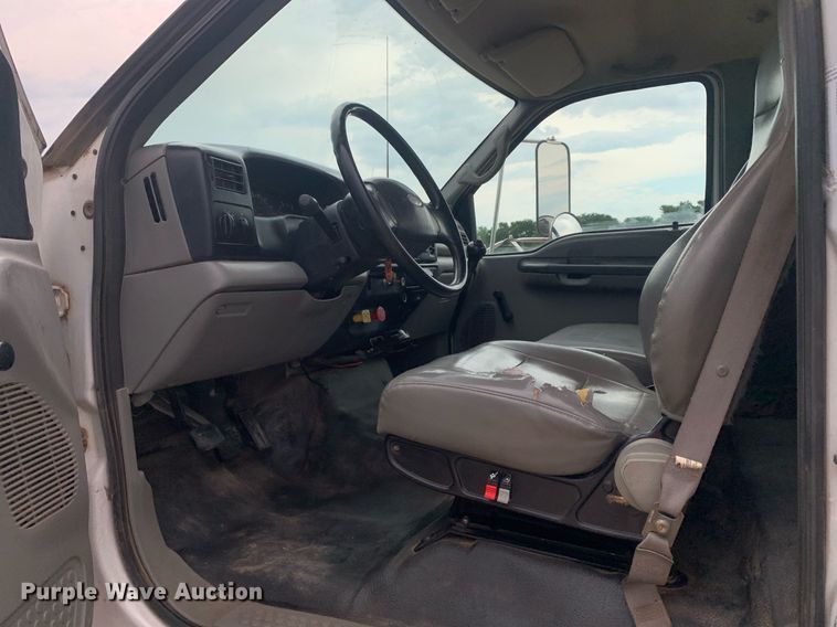 image for item DK7878 2006 Ford F750 Super Duty  flatbed truck