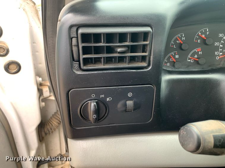 image for item DK7878 2006 Ford F750 Super Duty  flatbed truck