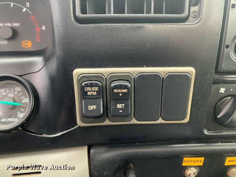 image for item DK7878 2006 Ford F750 Super Duty  flatbed truck