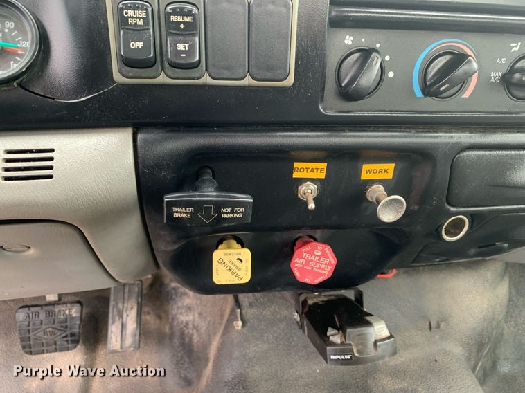 image for item DK7878 2006 Ford F750 Super Duty  flatbed truck