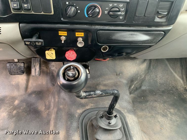 image for item DK7878 2006 Ford F750 Super Duty  flatbed truck