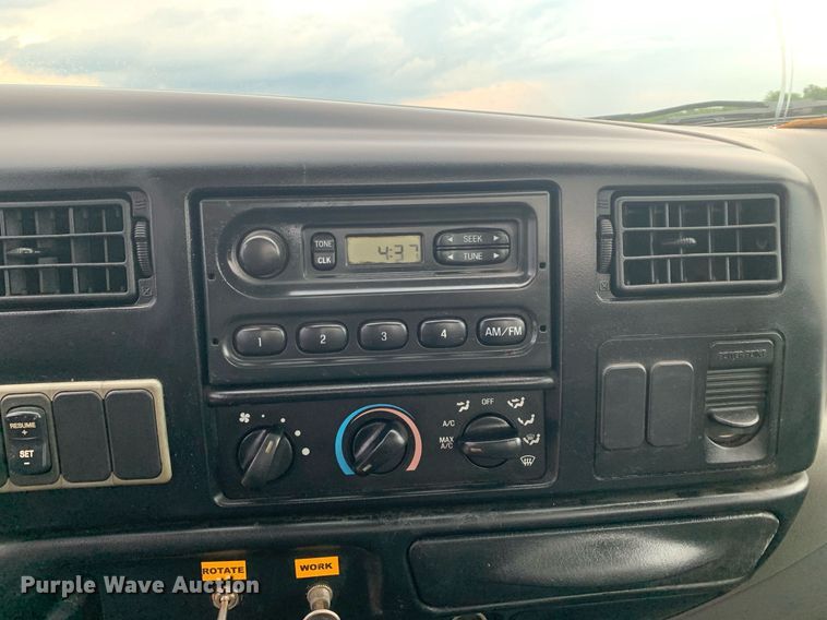 image for item DK7878 2006 Ford F750 Super Duty  flatbed truck