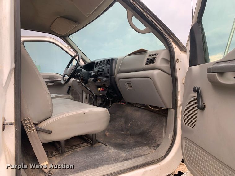 image for item DK7878 2006 Ford F750 Super Duty  flatbed truck