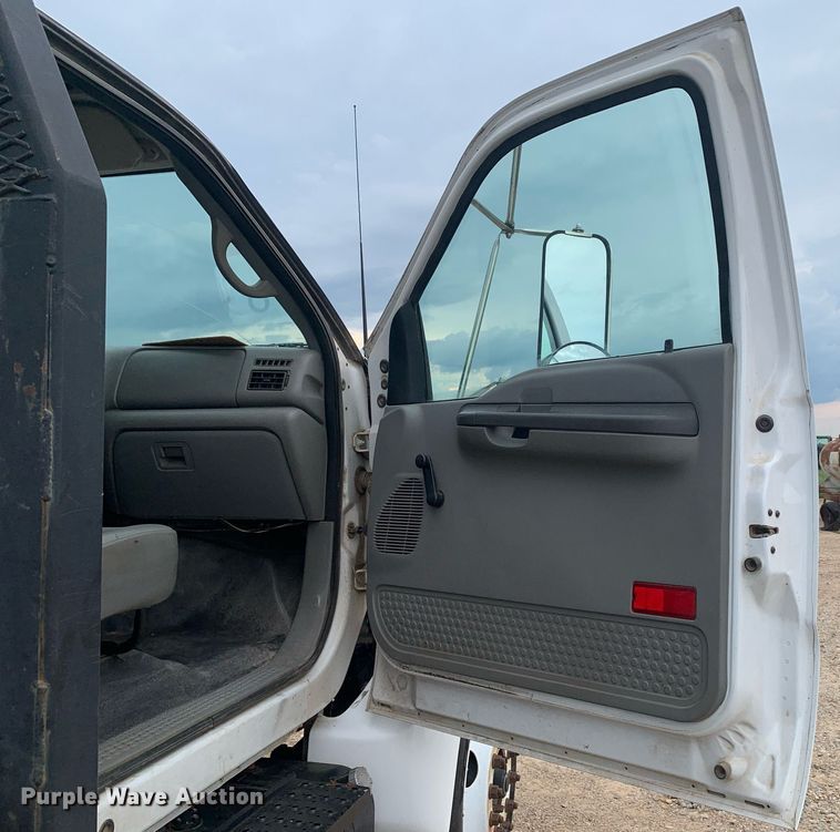 image for item DK7878 2006 Ford F750 Super Duty  flatbed truck