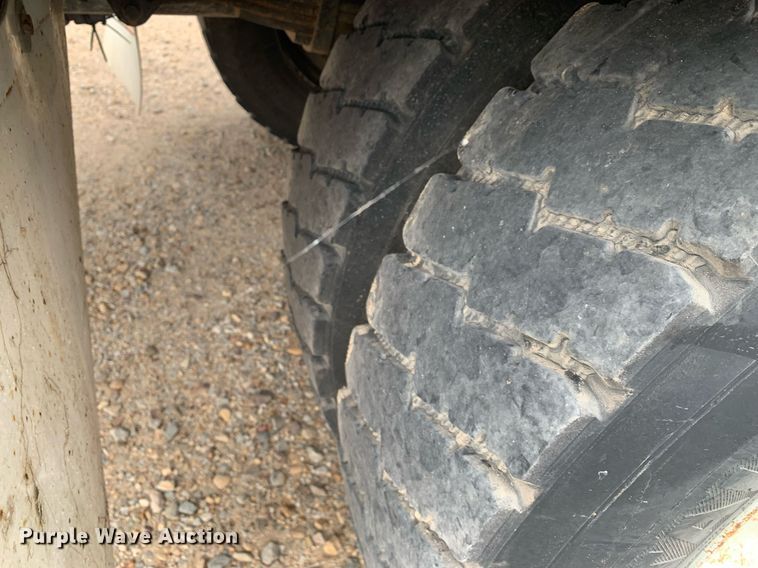 image for item DK7878 2006 Ford F750 Super Duty  flatbed truck