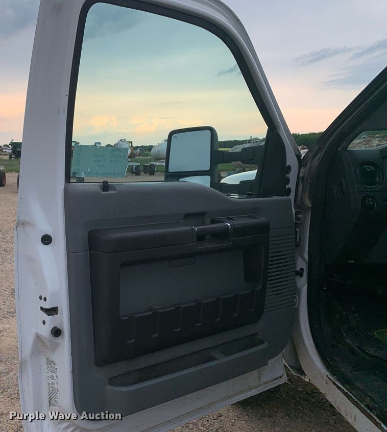 image for item DK7879 2014 Ford F350 Super Duty  bale bed pickup truck