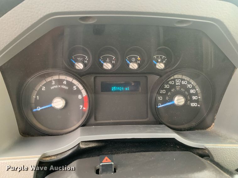 image for item DK7879 2014 Ford F350 Super Duty  bale bed pickup truck