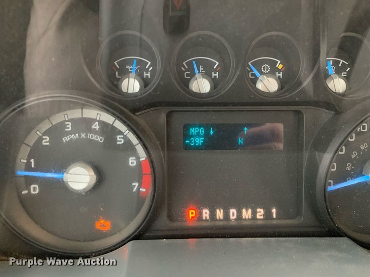 image for item DK7879 2014 Ford F350 Super Duty  bale bed pickup truck