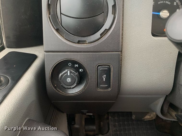 image for item DK7879 2014 Ford F350 Super Duty  bale bed pickup truck